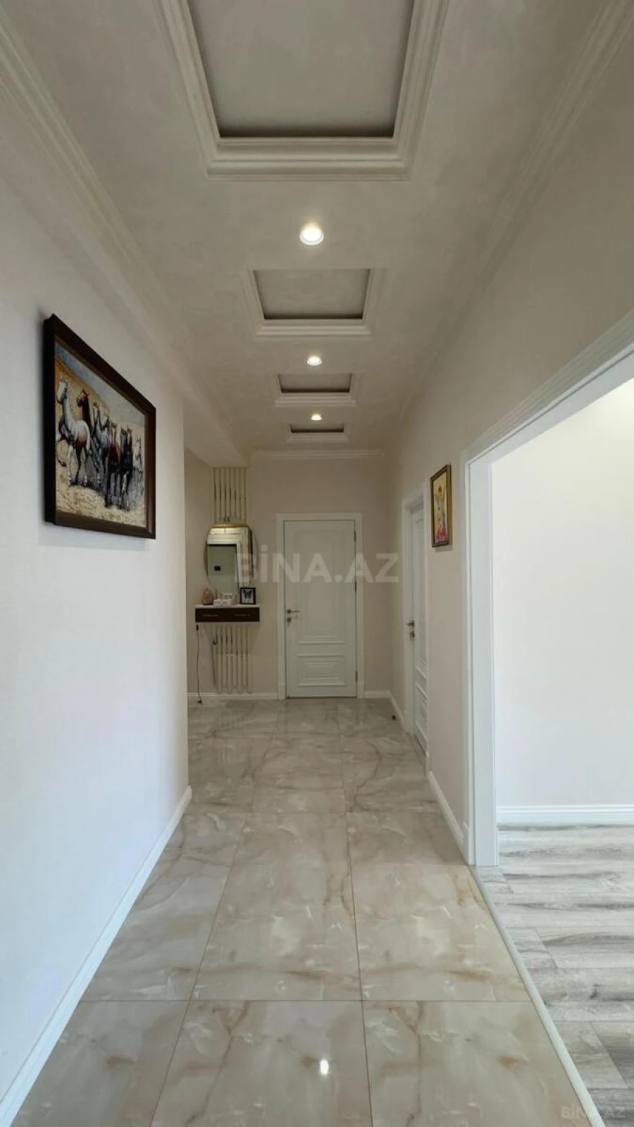 Satılır 4 otaqlı mənzil 145 m²