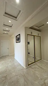 Satılır 4 otaqlı mənzil 145 m²