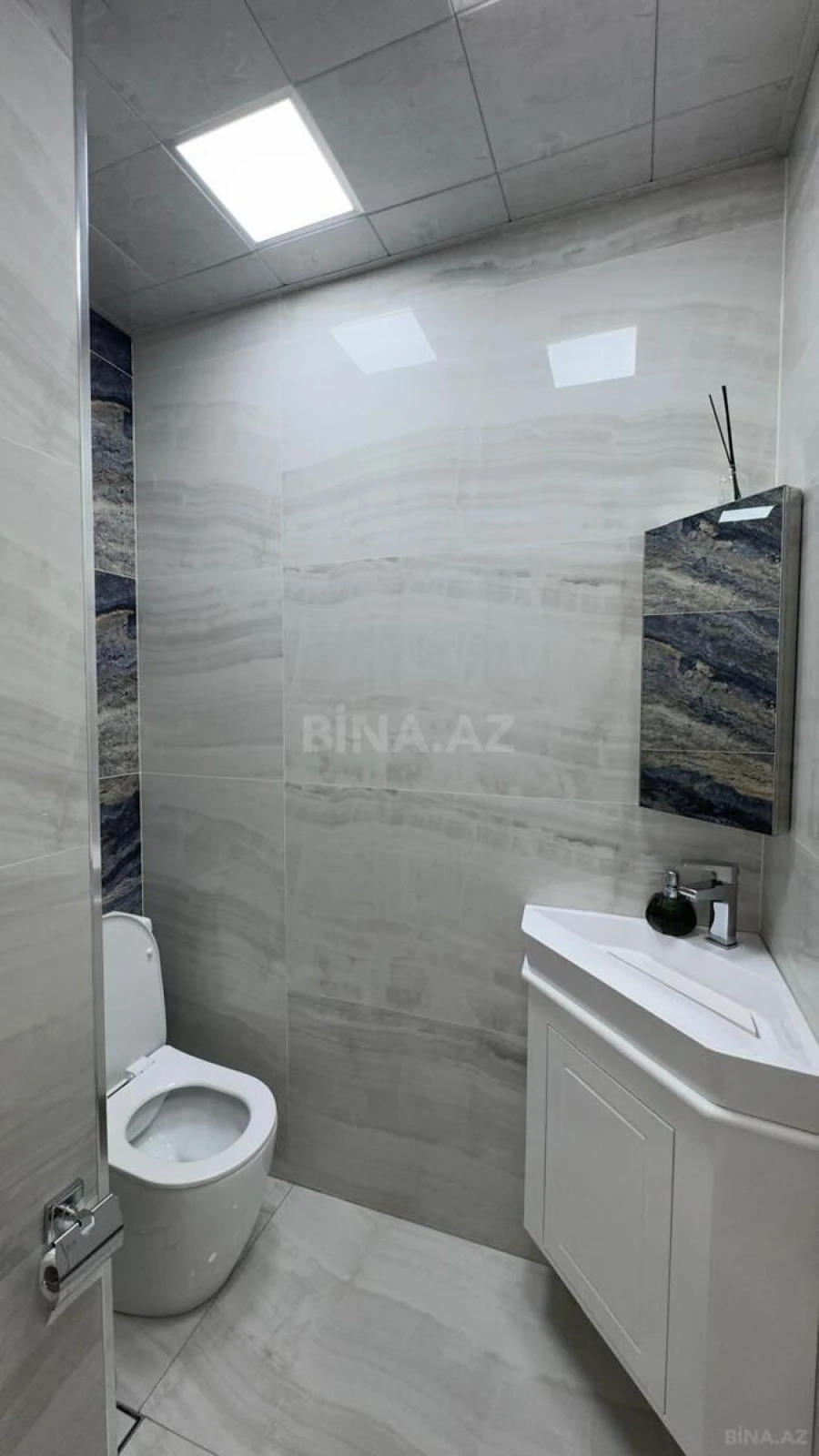 Satılır 4 otaqlı mənzil 145 m²