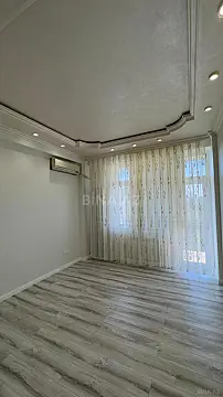 Satılır 4 otaqlı mənzil 145 m²