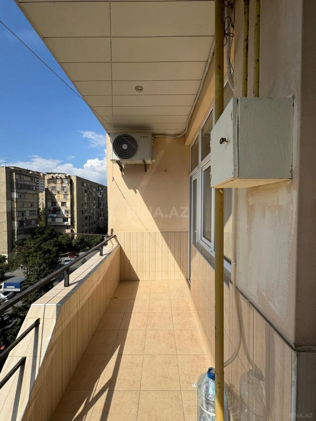 Satılır 4 otaqlı mənzil 145 m²
