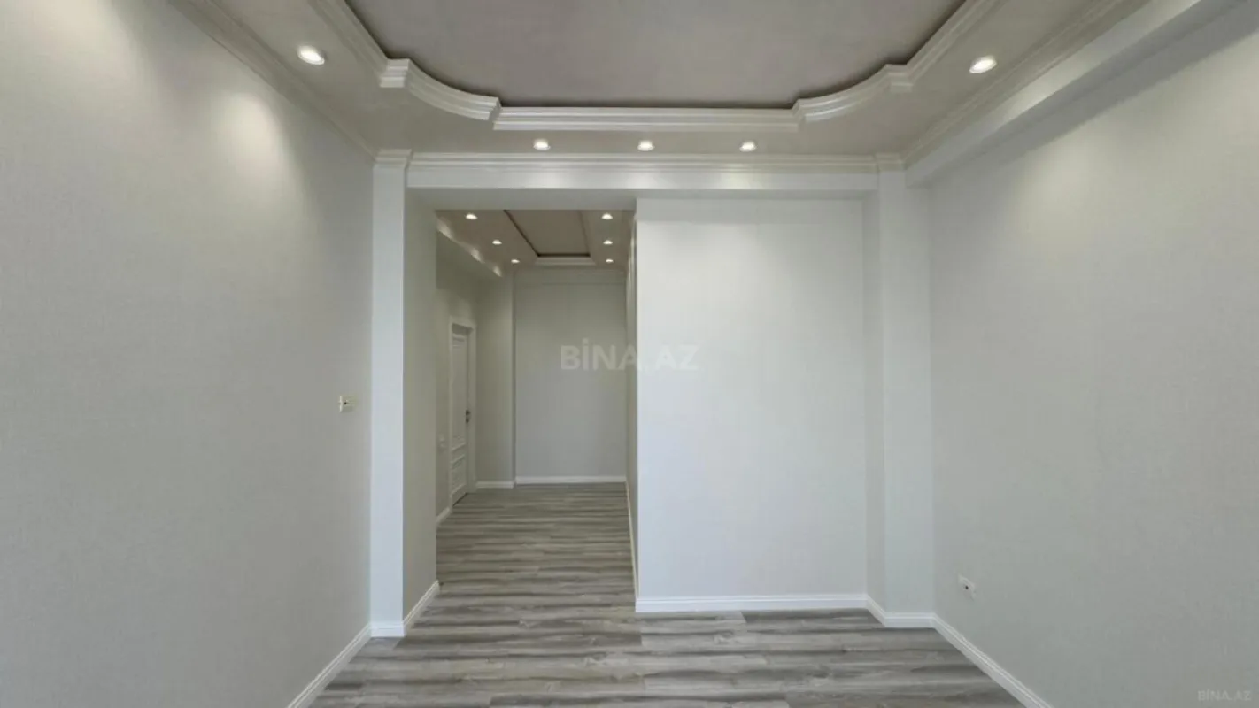 Satılır 4 otaqlı mənzil 145 m²