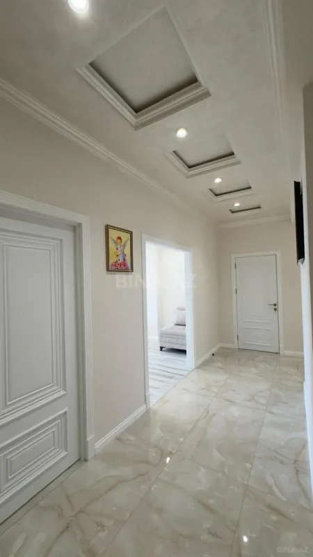 Satılır 4 otaqlı mənzil 145 m²