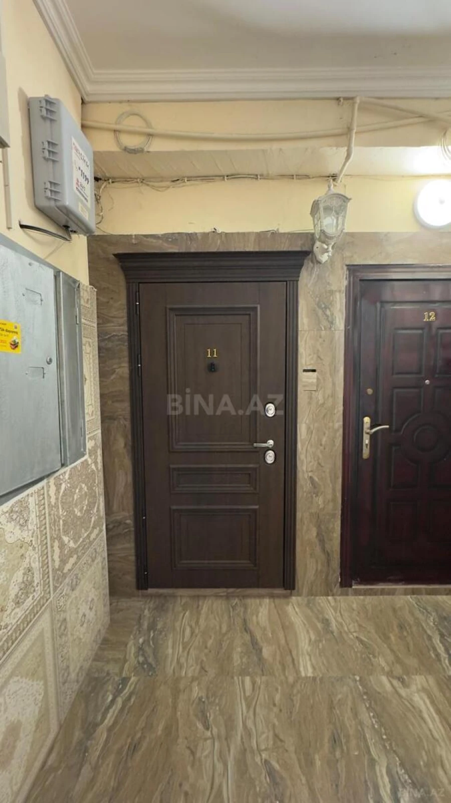 Satılır 4 otaqlı mənzil 145 m²