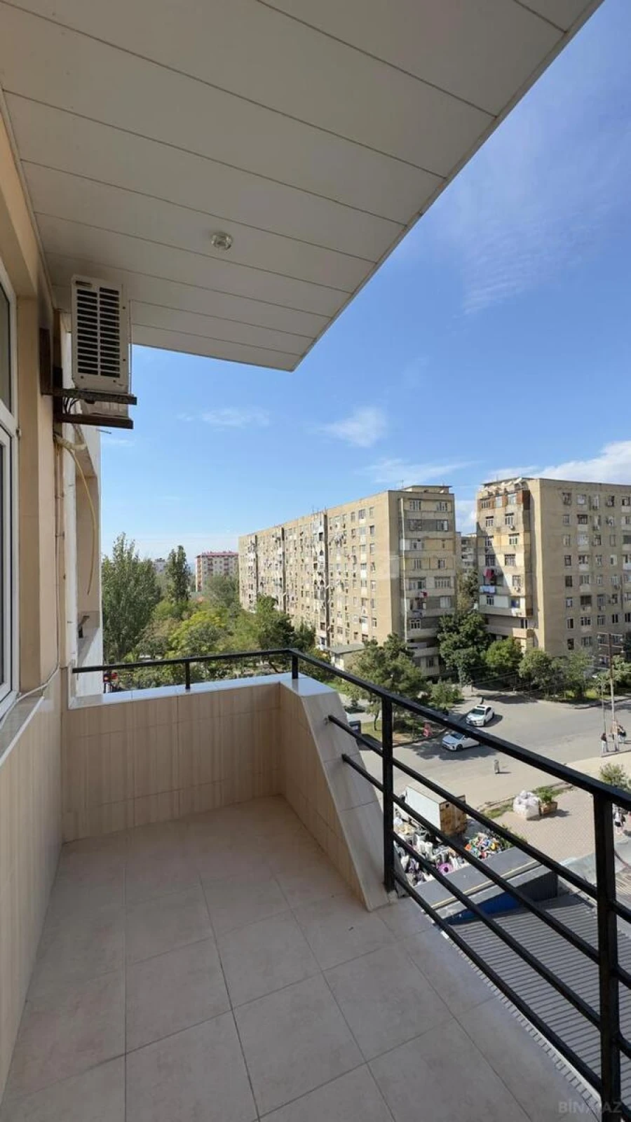 Satılır 4 otaqlı mənzil 145 m²