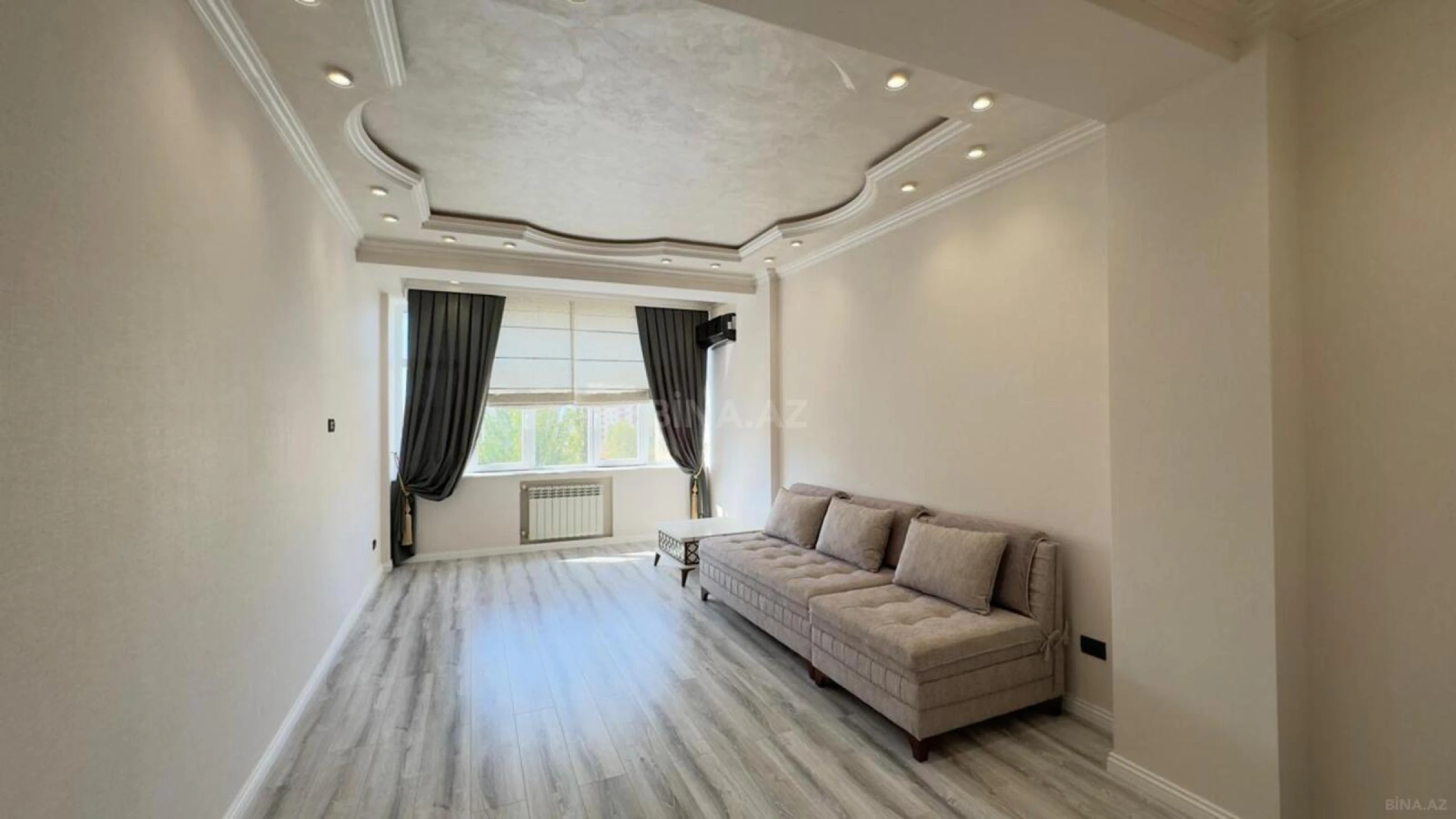 Satılır 4 otaqlı mənzil 145 m²