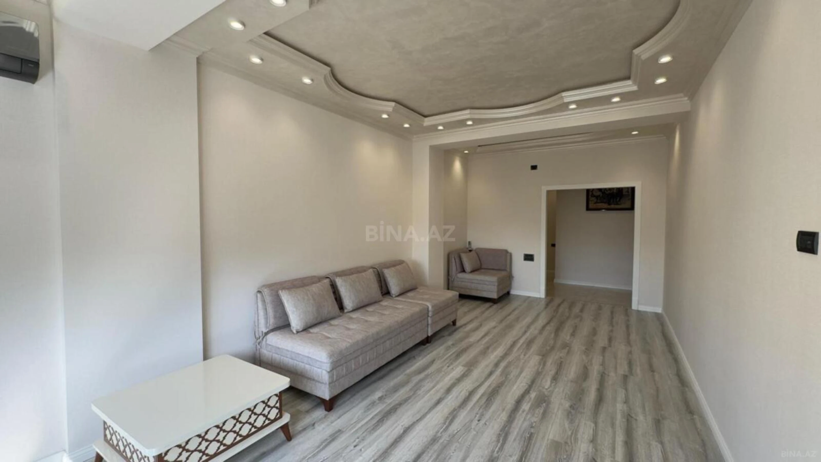 Satılır 4 otaqlı mənzil 145 m²