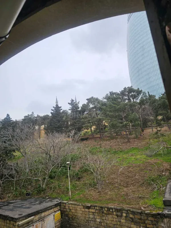 Kirayə verilir 2 otaqlı mənzil 90 m²