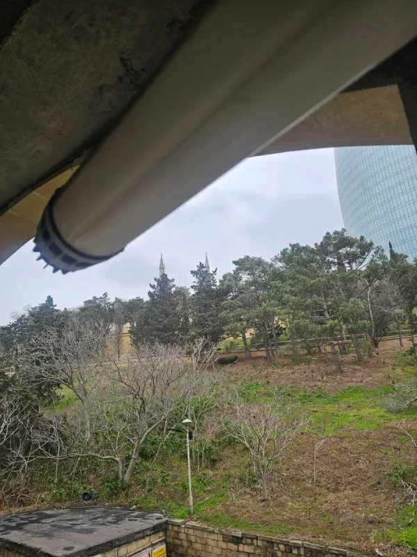Kirayə verilir 2 otaqlı mənzil 90 m²
