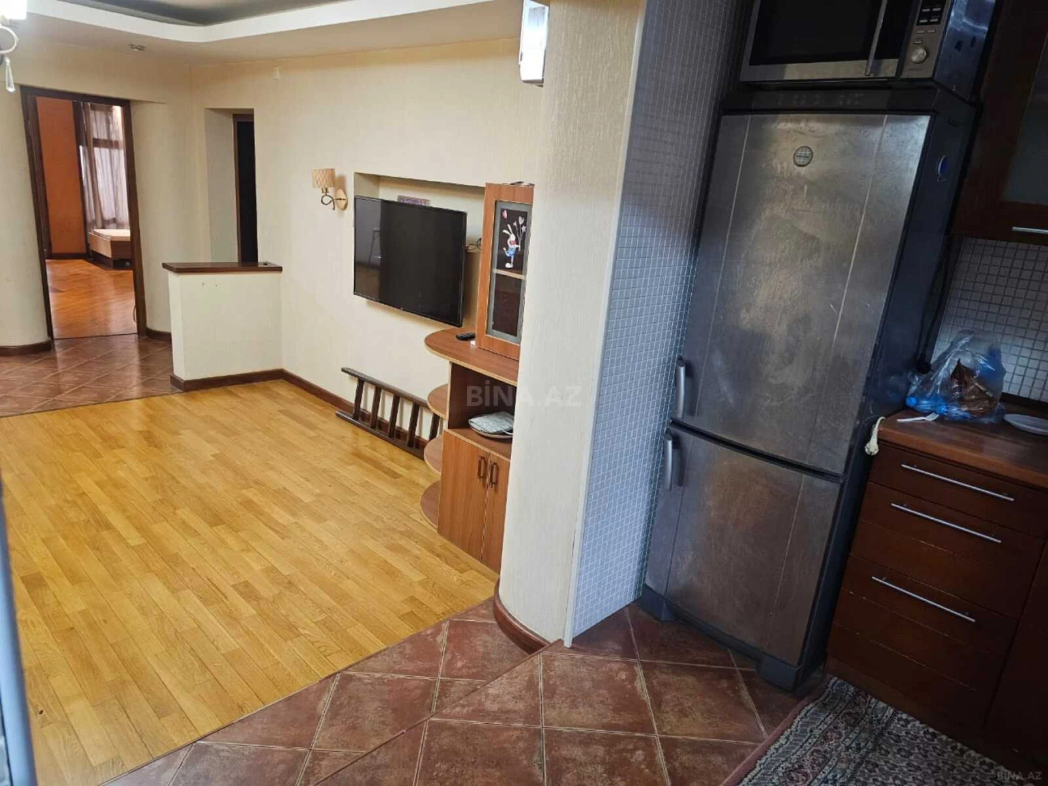 Kirayə verilir 2 otaqlı mənzil 90 m²