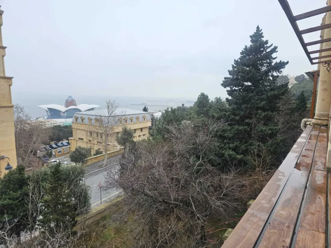 Kirayə verilir 2 otaqlı mənzil 90 m²