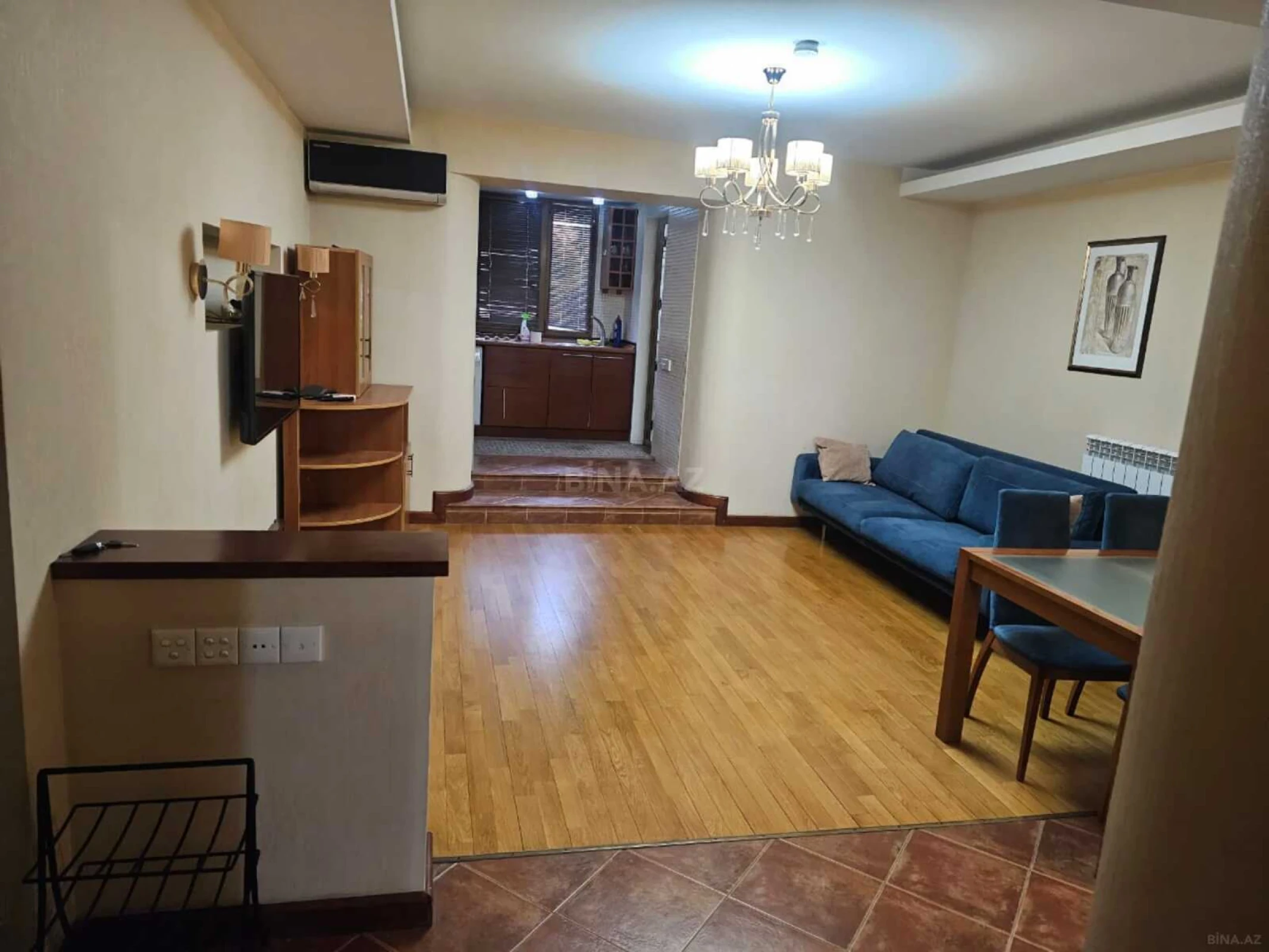 Kirayə verilir 2 otaqlı mənzil 90 m²