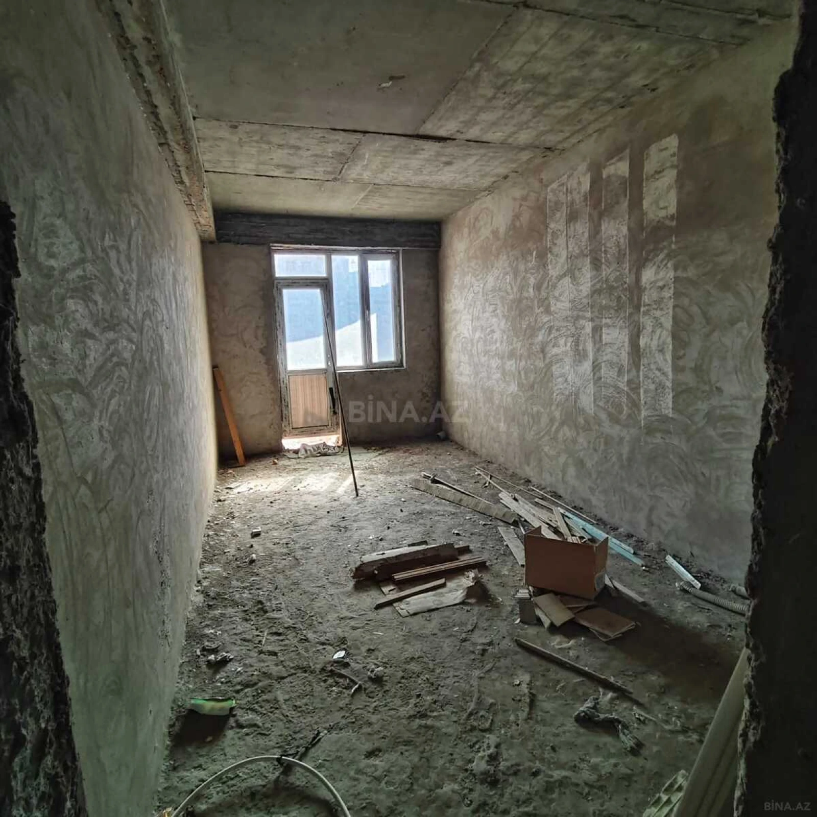 Satılır 3 otaqlı mənzil 146 m²