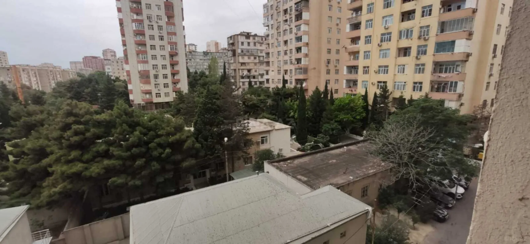 Satılır 3 otaqlı mənzil 146 m²