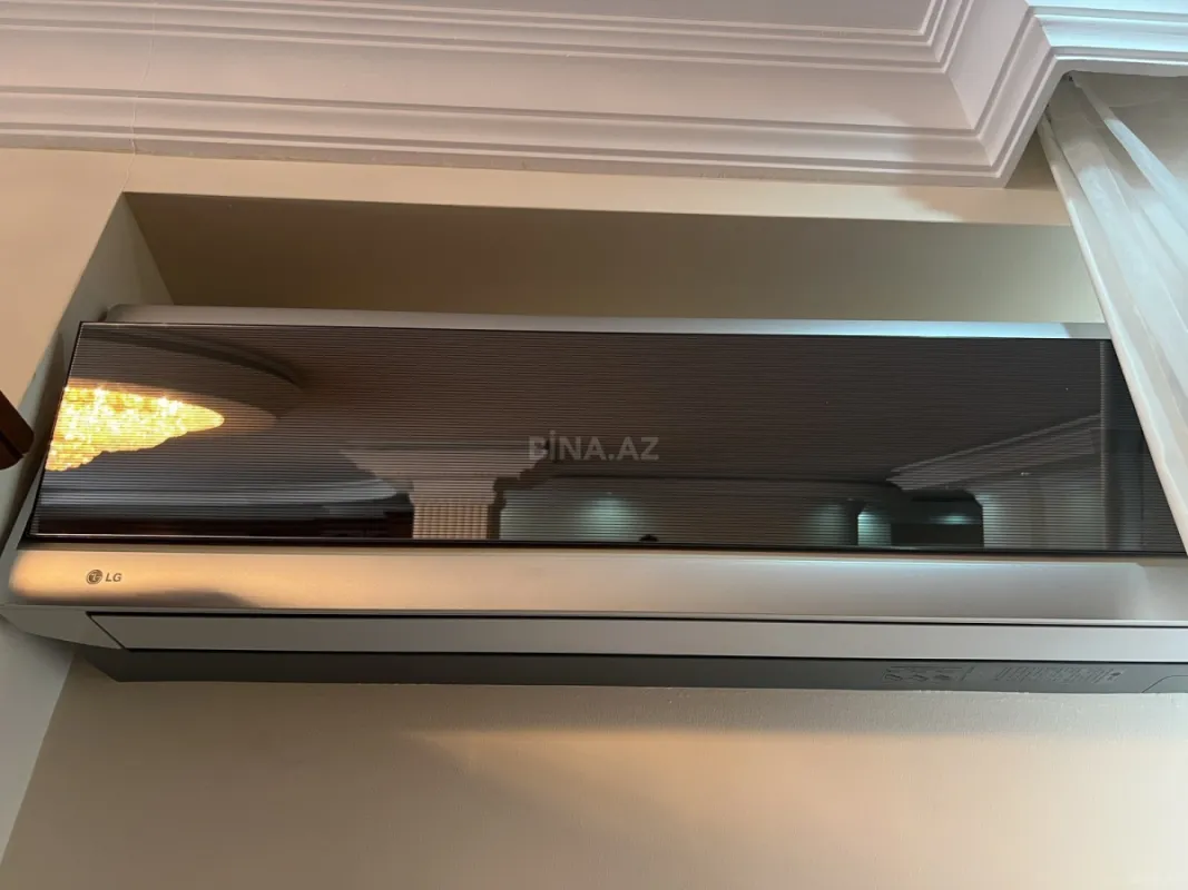 Satılır 4 otaqlı mənzil 163 m²