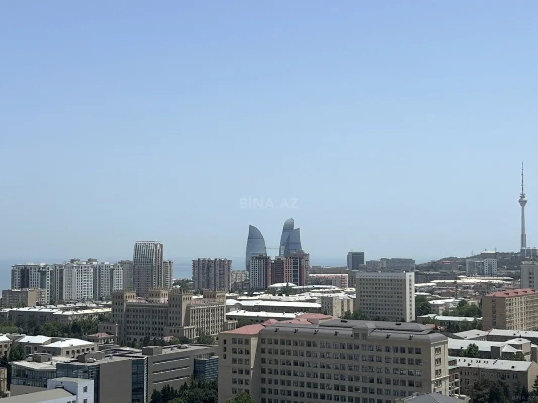 Satılır 4 otaqlı mənzil 163 m²