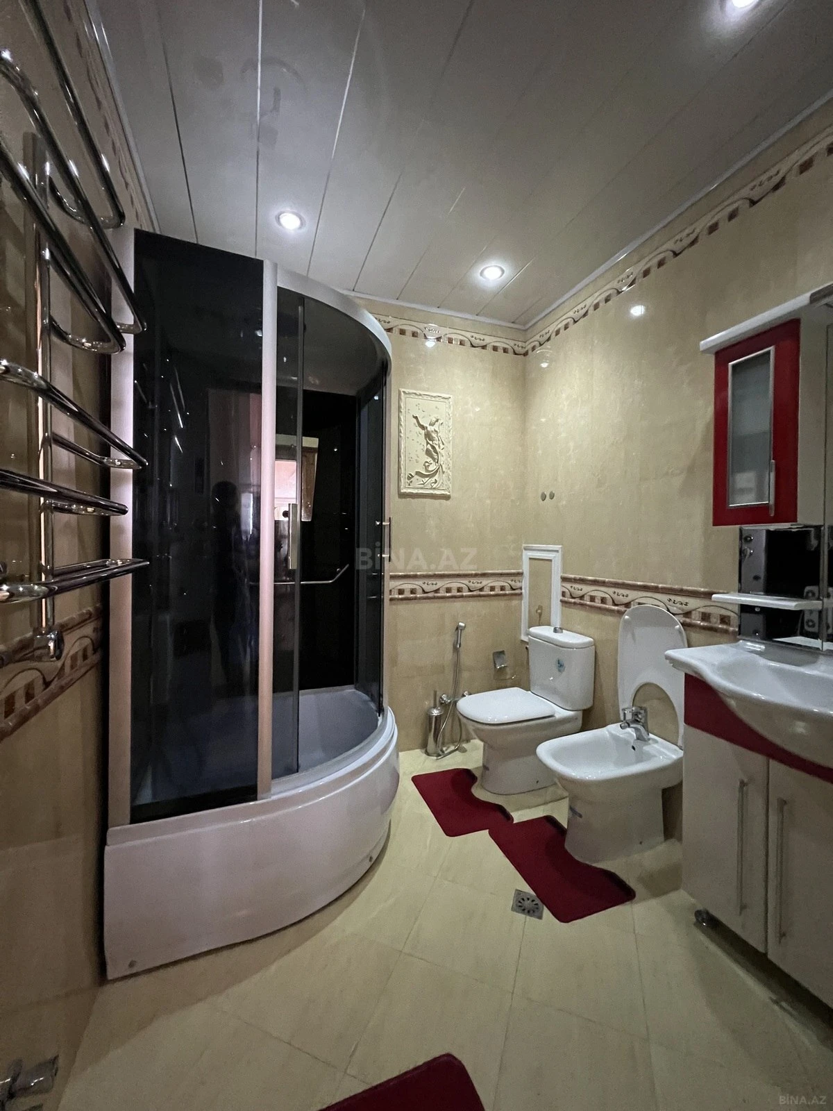 Satılır 4 otaqlı mənzil 163 m²