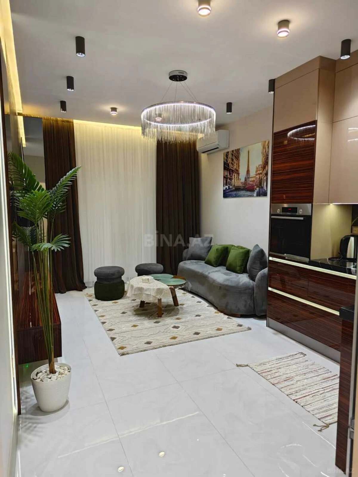 Satılır 2 otaqlı mənzil 68 m²