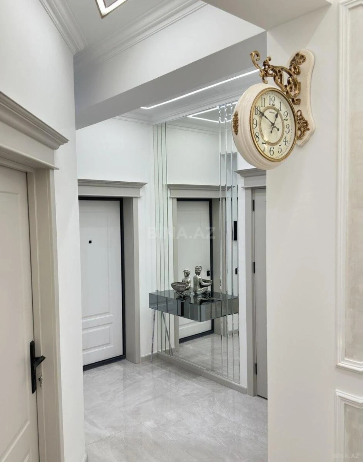 Satılır 3 otaqlı mənzil 103 m²