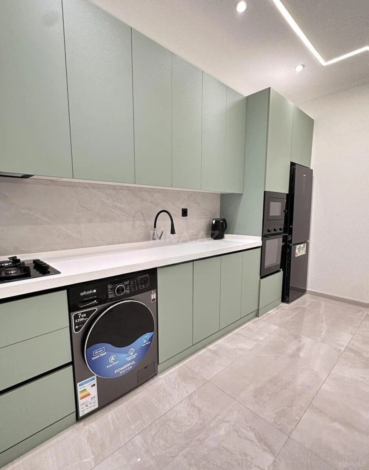 Satılır 3 otaqlı mənzil 103 m²