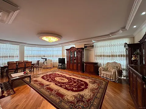 Satılır 4 otaqlı mənzil 163 m² — Bakı 4 otaq 163.00 m²
