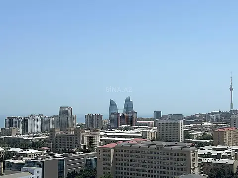 Satılır 4 otaqlı mənzil 163 m²