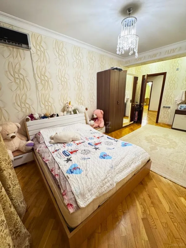 Kirayə verilir 3 otaqlı mənzil 140 m²