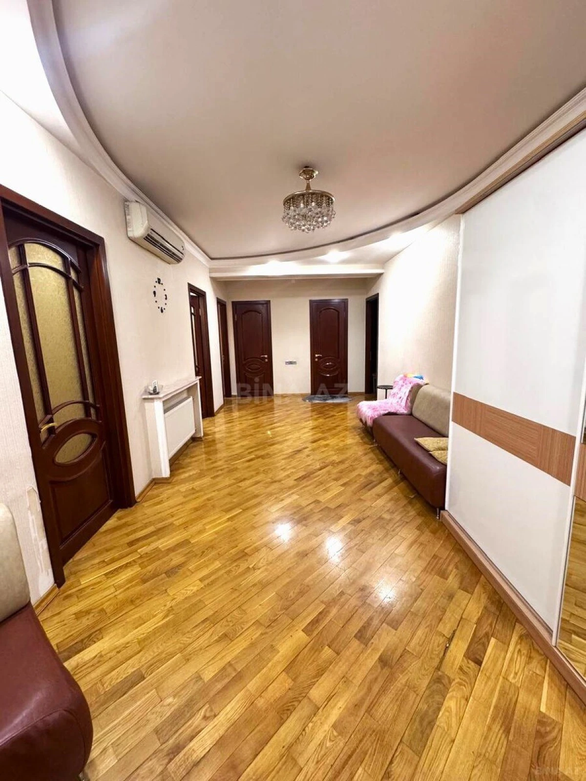 Kirayə verilir 3 otaqlı mənzil 140 m²