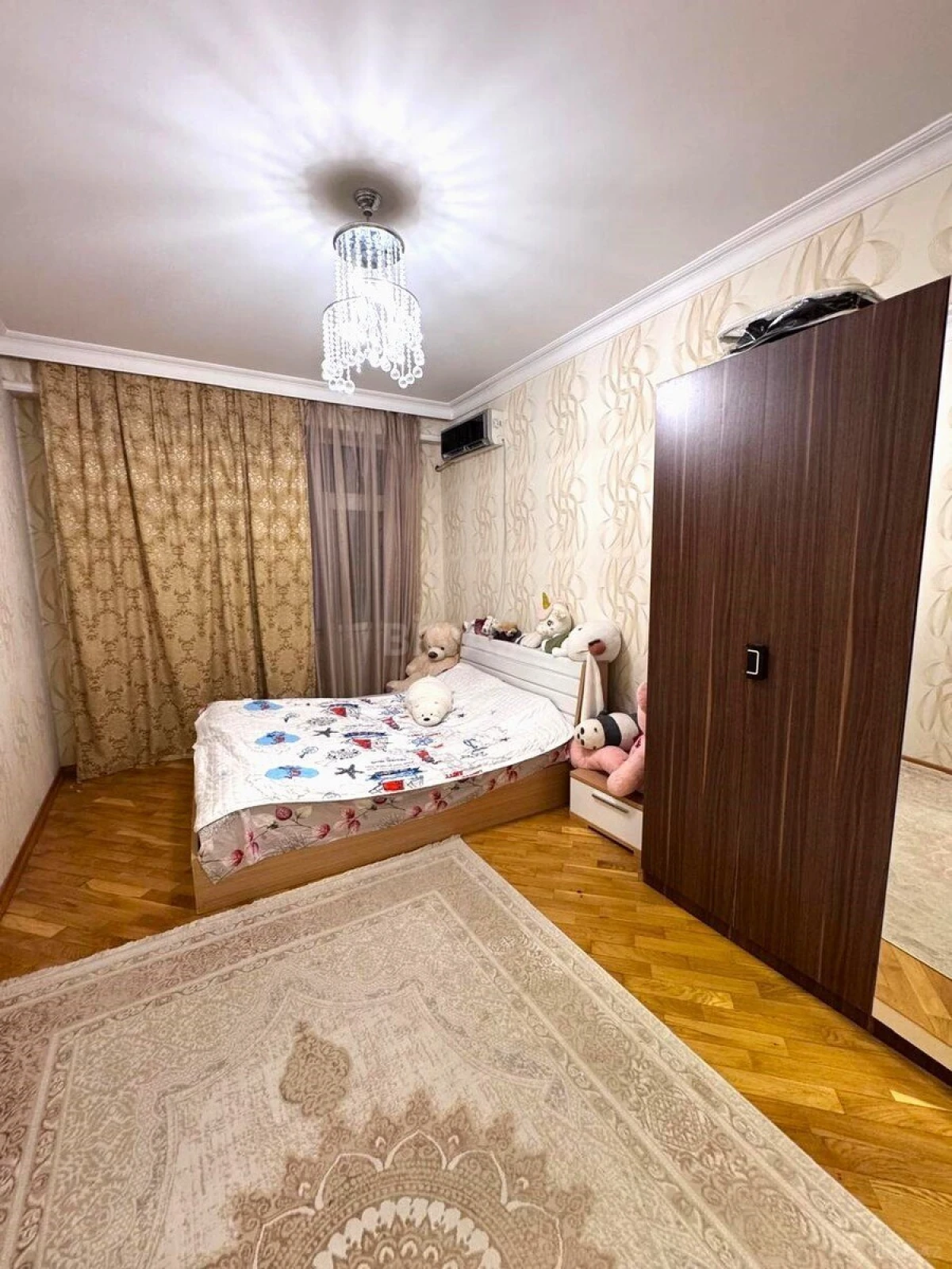 Kirayə verilir 3 otaqlı mənzil 140 m²