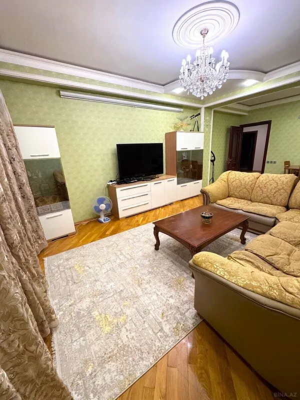 Kirayə verilir 3 otaqlı mənzil 140 m²