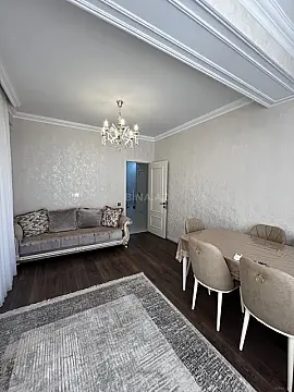 Kirayə verilir 2 otaqlı mənzil 76 m²