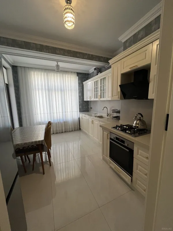 Kirayə verilir 2 otaqlı mənzil 76 m²