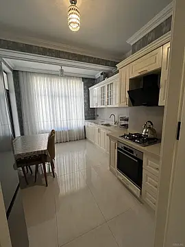 Kirayə verilir 2 otaqlı mənzil 76 m²