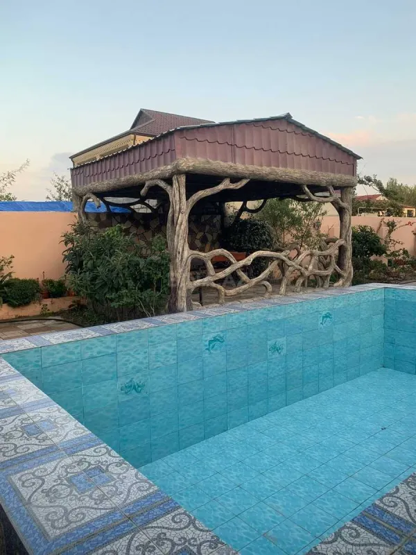 Satılır 5 otaqlı həyət evi 200 m²