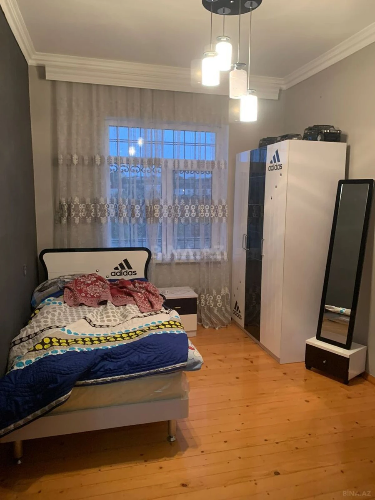 Satılır 5 otaqlı həyət evi 200 m²