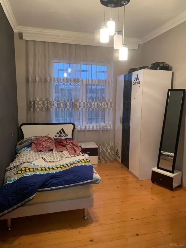 Satılır 5 otaqlı həyət evi 200 m²
