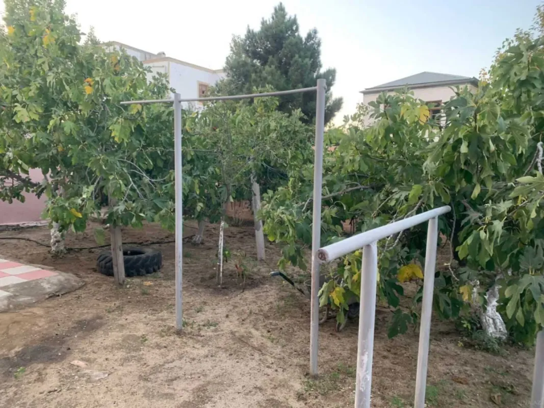 Satılır 5 otaqlı həyət evi 200 m²