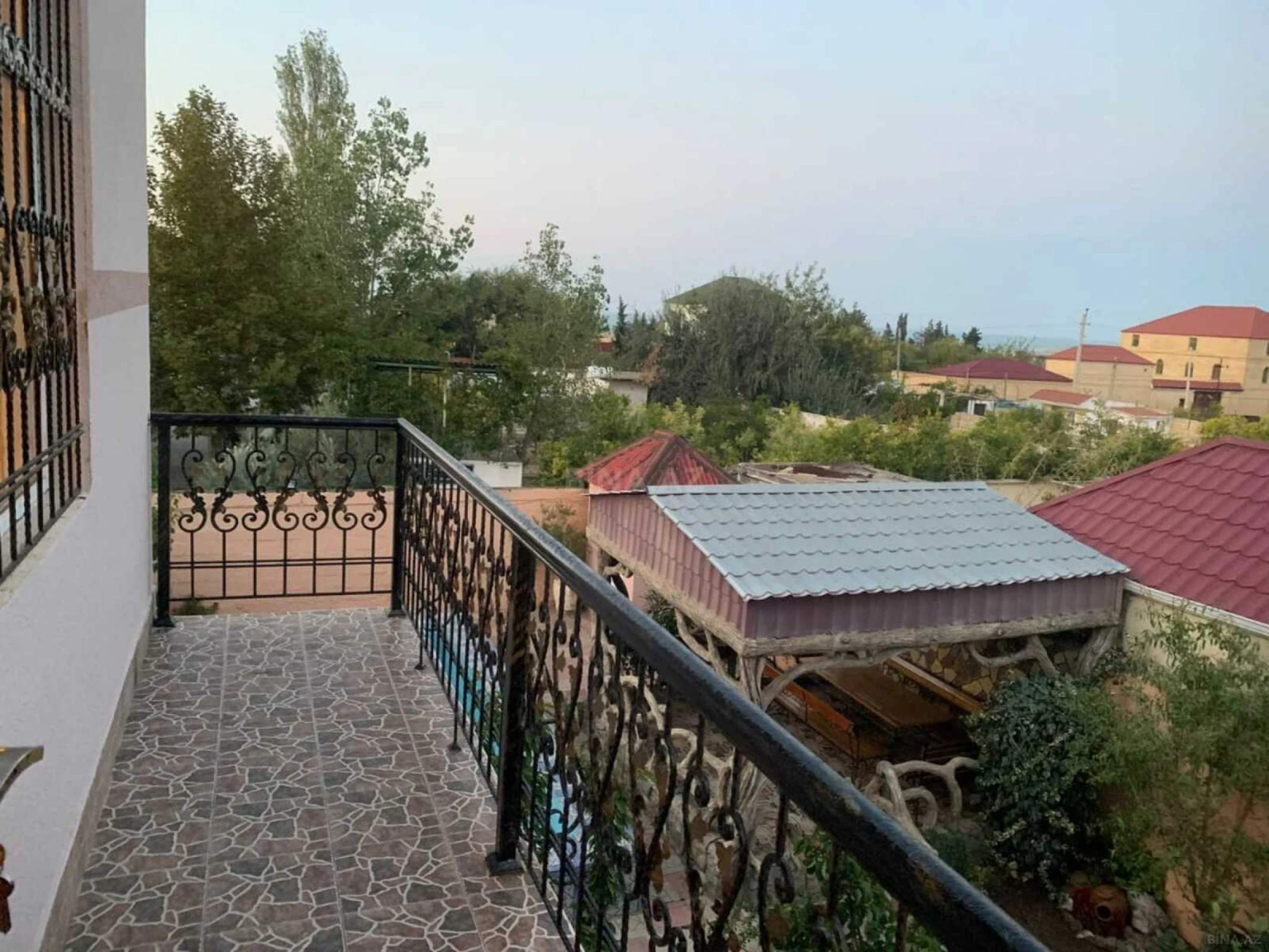 Satılır 5 otaqlı həyət evi 200 m²