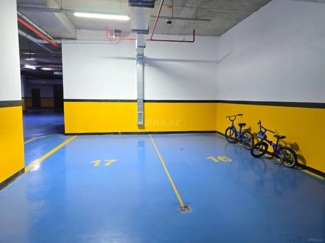 Satılır 4 otaqlı mənzil 180 m²