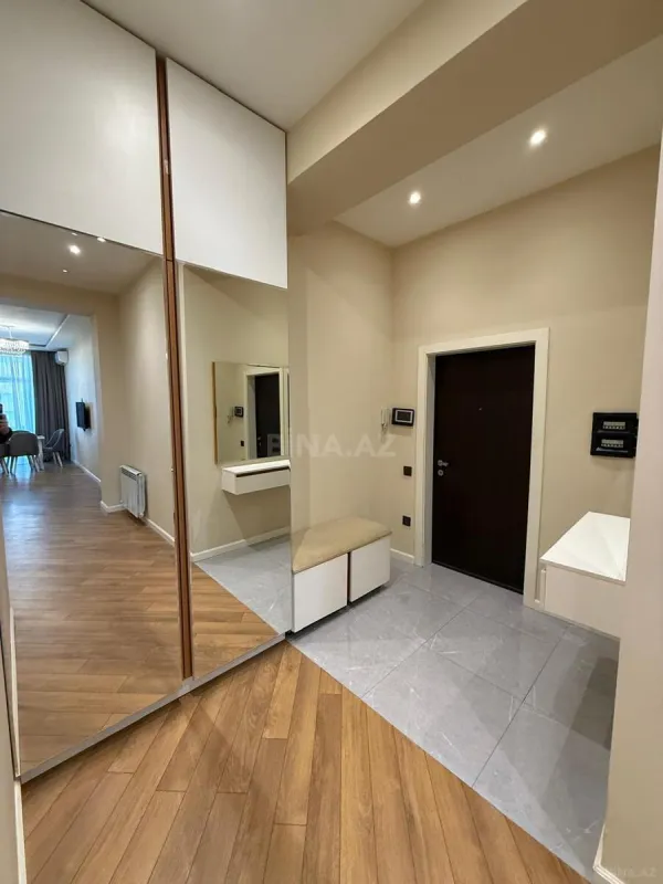 Satılır 2 otaqlı mənzil 74 m²