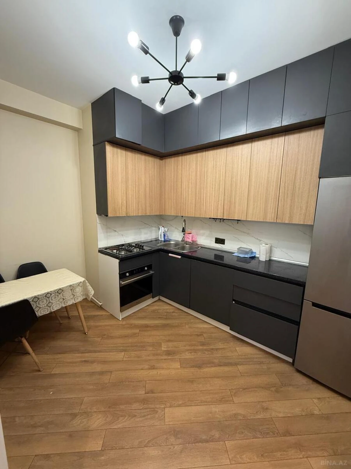 Satılır 2 otaqlı mənzil 74 m²