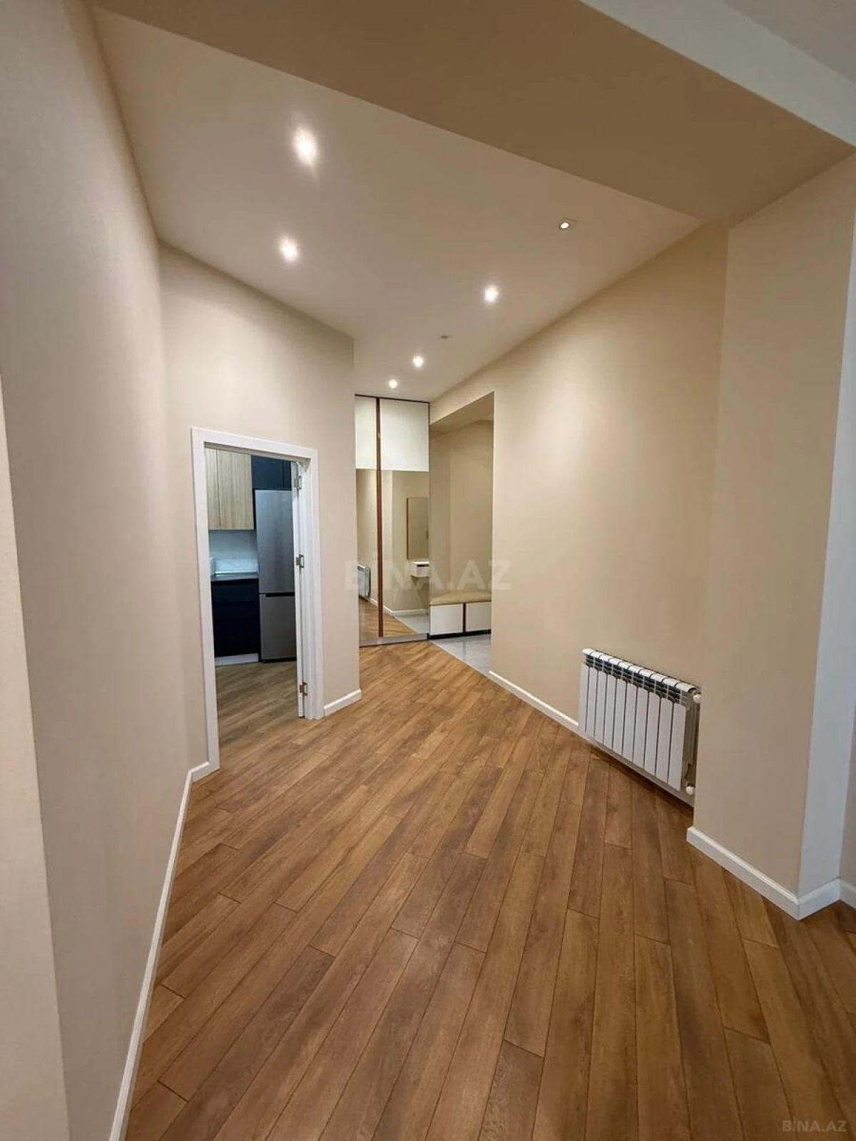 Satılır 2 otaqlı mənzil 74 m²