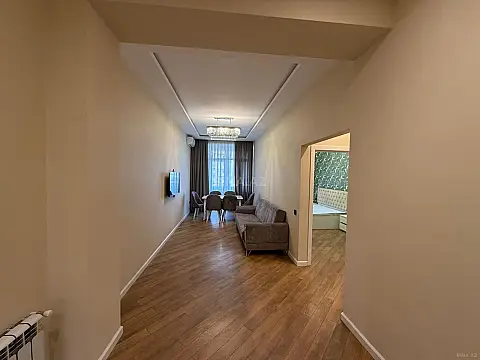 Satılır 2 otaqlı mənzil 74 m²