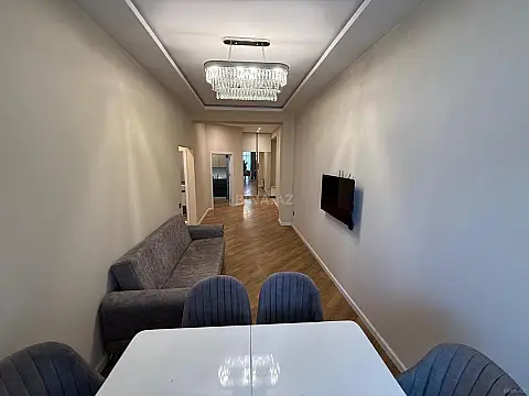 Satılır 2 otaqlı mənzil 74 m²