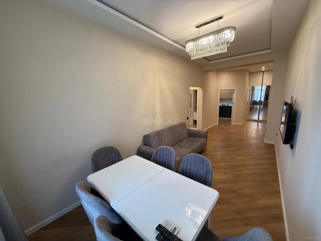 Satılır 2 otaqlı mənzil 74 m²