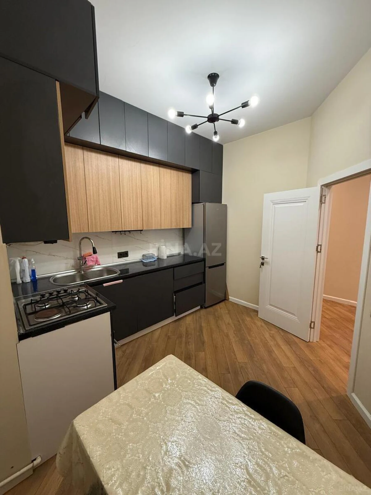 Satılır 2 otaqlı mənzil 74 m²