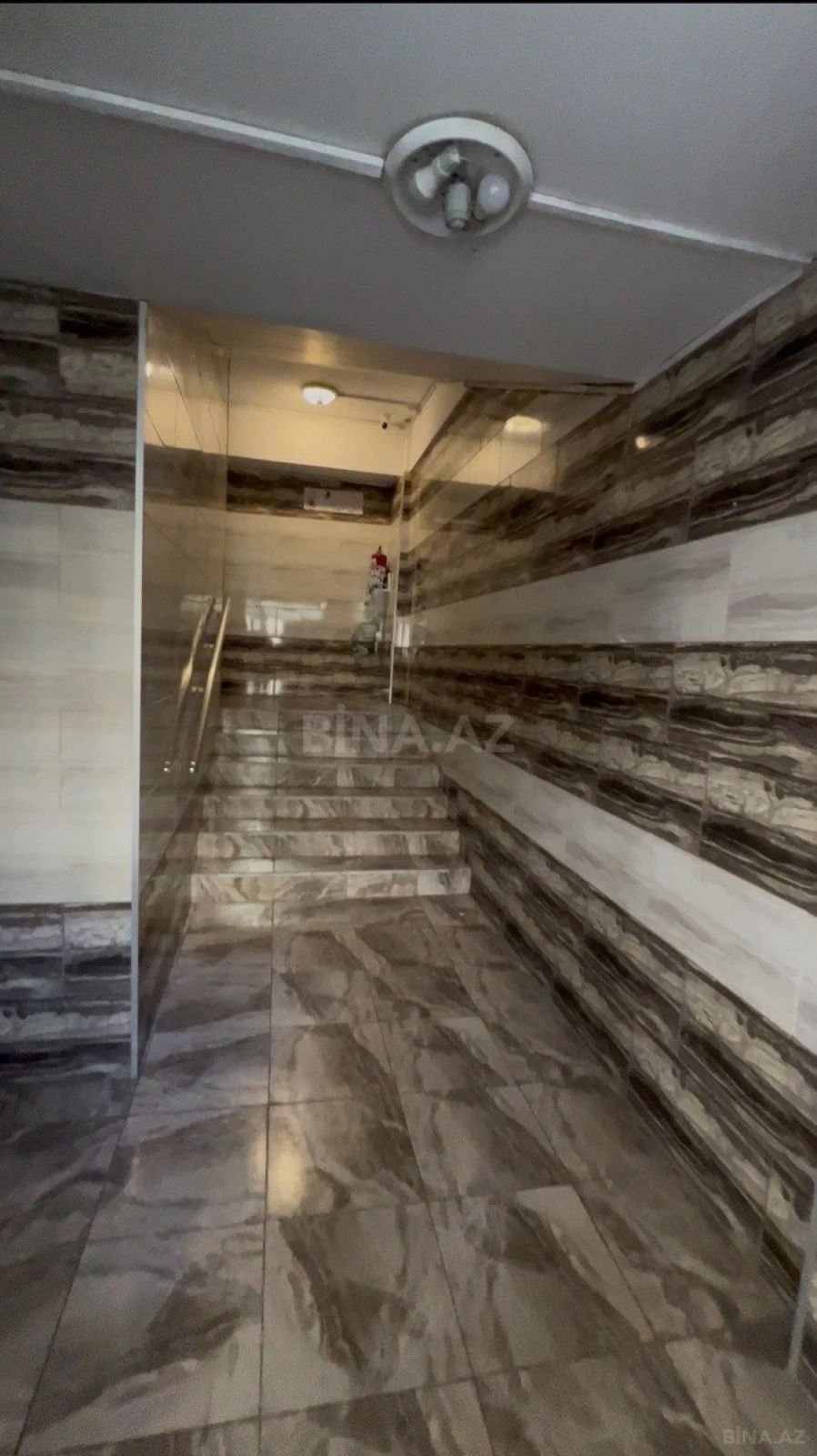 Satılır 2 otaqlı mənzil 109 m²