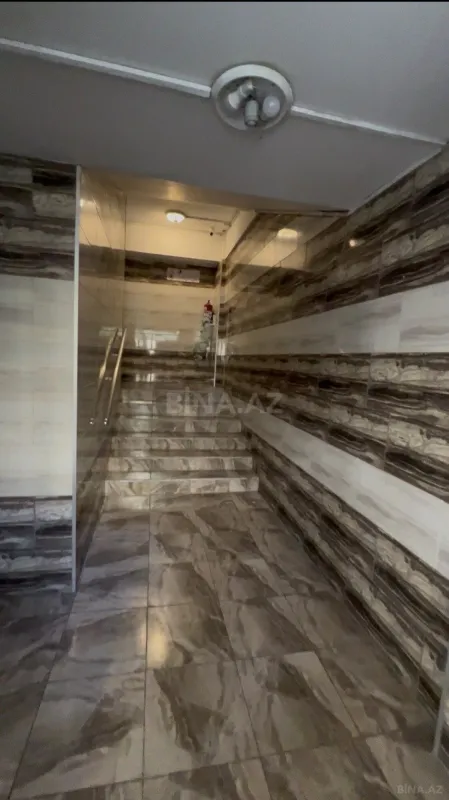 Satılır 2 otaqlı mənzil 109 m²