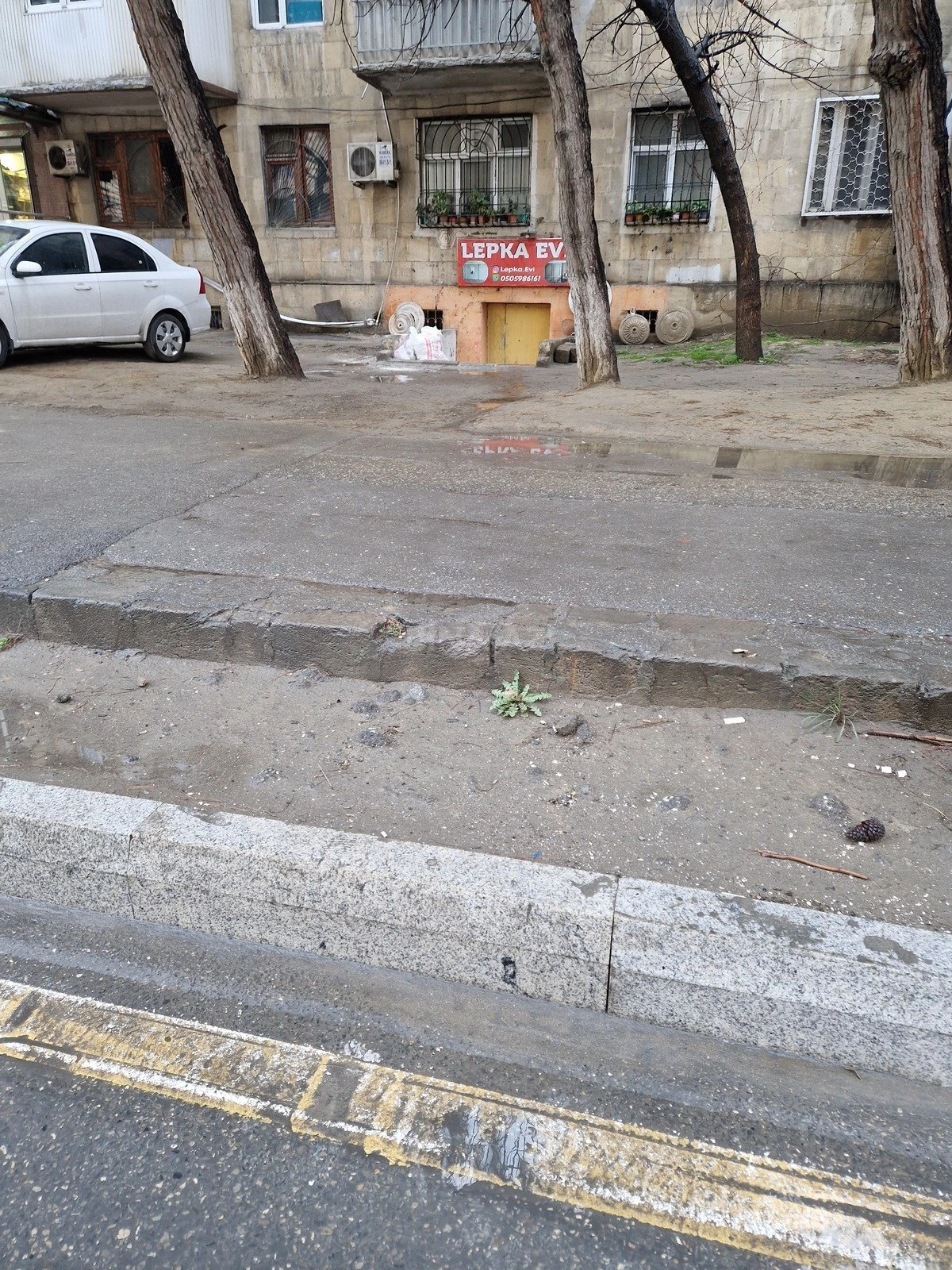 Satılır obyekt 130 m²