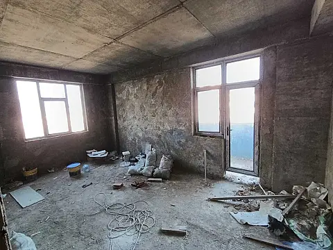 Satılır 3 otaqlı mənzil 110 m²